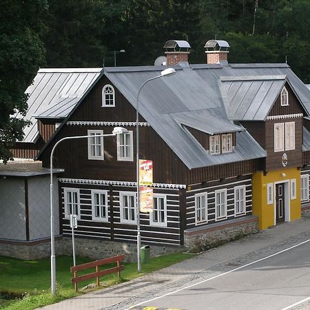 Pecka Penzion Pec pod Snezkou Exterior photo